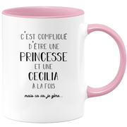 quotedazur - Mug Prénom Cecilia Compliqué D'Être Une Princesse Et Une Cecilia Mais Ca Va Je Gère - Cadeau Humour Prénom - Idée Cadeau  Saint Valentin - Tasse Prénom Cecilia - Idéal Pour Noël