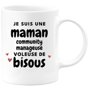 quotedazur - Mug Je Suis Une Maman Community Manageuse Voleuse De Bisous - Cadeau Fête Des Mères Original - Idée Cadeau Pour Anniversaire Maman - Cadeau Pour Future Maman Naissance