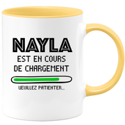 quotedazur - Mug Nayla Est En Cours De Chargement Veuillez Patienter - Cadeau Nayla Prénom Femme Personnalisé - Cadeau Annniversaire Noël Adolescent Collègue