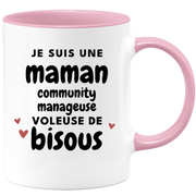 quotedazur - Mug Je Suis Une Maman Community Manageuse Voleuse De Bisous - Cadeau Fête Des Mères Original - Idée Cadeau Pour Anniversaire Maman - Cadeau Pour Future Maman Naissance