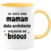 quotedazur - Mug Je Suis Une Maman Data architecte Voleuse De Bisous - Cadeau Fête Des Mères Original - Idée Cadeau Pour Anniversaire Maman - Cadeau Pour Future Maman Naissance