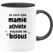 quotedazur - Mug Je Suis Une Mamie Athlète Voleuse De Bisous - Cadeau Fête Des Grand Mères Original - Idée Cadeau Pour Anniversaire Mémé Athlétisme - Cadeau Future Mamy Naissance