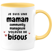 quotedazur - Mug Je Suis Une Maman Community Manageuse Voleuse De Bisous - Cadeau Fête Des Mères Original - Idée Cadeau Pour Anniversaire Maman - Cadeau Pour Future Maman Naissance