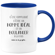 quotedazur - Mug Compliqué D'Être Un Homme Idéal Et Un Boulanger  À La Fois Mais Ca Va Je Gère - Cadeau Humour Métier Travail - Idée Cadeau Pot De Départ Chef  - Tasse Cadeau Retraite Noël