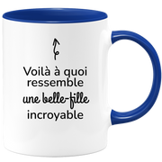quotedazur - Mug Voilà À Quoi Ressemble Une Belle-fille Incroyable - Cadeau Pour Belle-fille - Cadeau Personnalisé Pour Femme - Cadeau Original Anniversaire Ou Noël