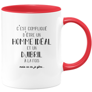 quotedazur - Mug Compliqué D'Être Un Homme Idéal Et Un Djibril Mais Ça Va Je Gère - Cadeau Humour Prénom - Idée Cadeau Famille Saint Valentin - Tasse Prénom Djibril