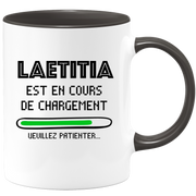 quotedazur - Mug Laetitia Est En Cours De Chargement Veuillez Patienter - Cadeau Laetitia Prénom Femme Personnalisé - Cadeau Annniversaire Noël Adolescent Collègue