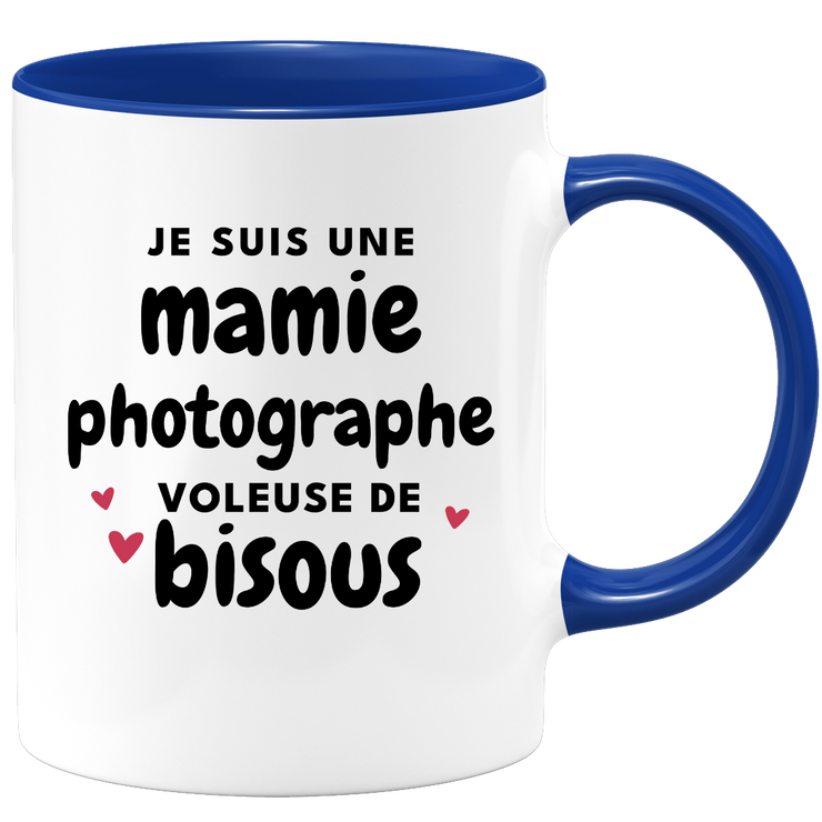 quotedazur - Mug Je Suis Une Mamie Photographe Voleuse De Bisous - Cadeau Fête Des Grand Mères Original - Idée Cadeau Pour Anniversaire Mémé Photographie - Cadeau Future Mamy Naissance