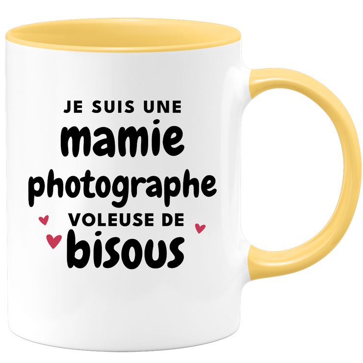 quotedazur - Mug Je Suis Une Mamie Photographe Voleuse De Bisous - Cadeau Fête Des Grand Mères Original - Idée Cadeau Pour Anniversaire Mémé Photographie - Cadeau Future Mamy Naissance