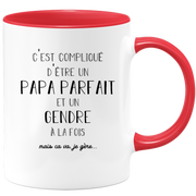 quotedazur - Mug C'est Compliqué d'Être un Papa Parfait et un Gendre mais Ça Va Je Gère - Idée Cadeau Humoristique pour Anniversaire, Fête des Pères
