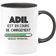 quotedazur - Mug Adil Est En Cours De Chargement Veuillez Patienter - Cadeau Adil Prénom Homme Personnalisé - Cadeau Annniversaire Noël Adolescent Collègue