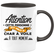 quotedazur - Mug Cette Personne Peut Parler De Char À Voile À Tout Moment - Cadeau Humour Sport - Idée Cadeau Original     - Tasse Char À Voile - Anniversaire Ou Noël