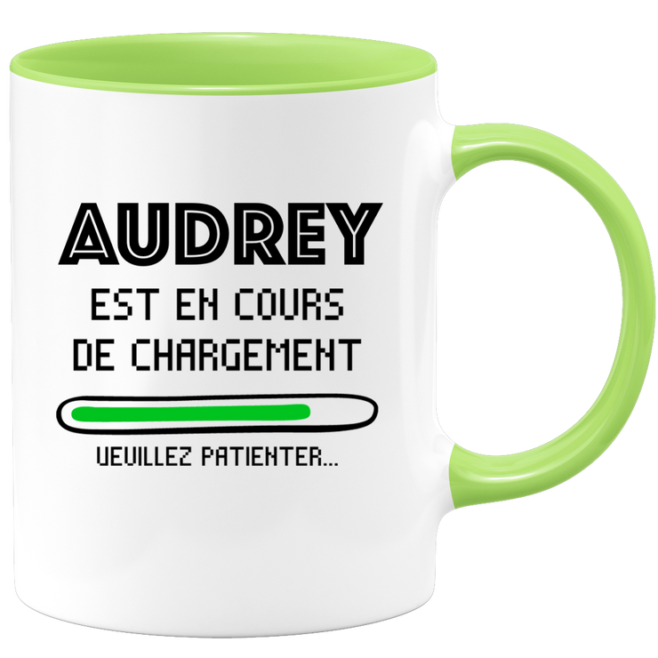 quotedazur - Mug Audrey Est En Cours De Chargement Veuillez Patienter - Cadeau Audrey Prénom Femme Personnalisé - Cadeau Annniversaire Noël Adolescent Collègue