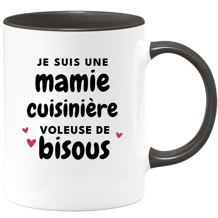 quotedazur - Mug Je Suis Une Mamie Cuisinière Voleuse De Bisous - Cadeau Fête Des Grand Mères Original - Idée Cadeau Pour Anniversaire Mémé Cuisine - Cadeau Future Mamy Naissance