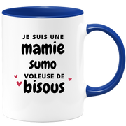 quotedazur - Mug Je Suis Une Mamie Sumo Voleuse De Bisous - Cadeau Fête Des Grand Mères Original - Idée Cadeau Pour Anniversaire Mémé Sumo - Cadeau Future Mamy Naissance
