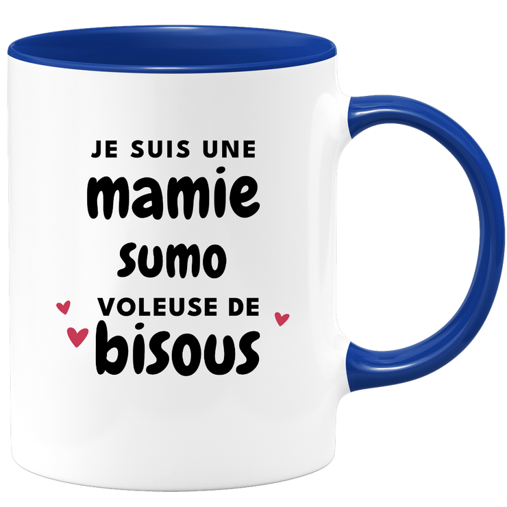 quotedazur - Mug Je Suis Une Mamie Sumo Voleuse De Bisous - Cadeau Fête Des Grand Mères Original - Idée Cadeau Pour Anniversaire Mémé Sumo - Cadeau Future Mamy Naissance