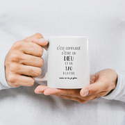 quotedazur - Mug Compliqué D'Être Un Dieu Et Un Tao Mais Ça Va Je Gère - Cadeau Humour Prénom - Idée Cadeau Famille Saint Valentin - Tasse Prénom Tao