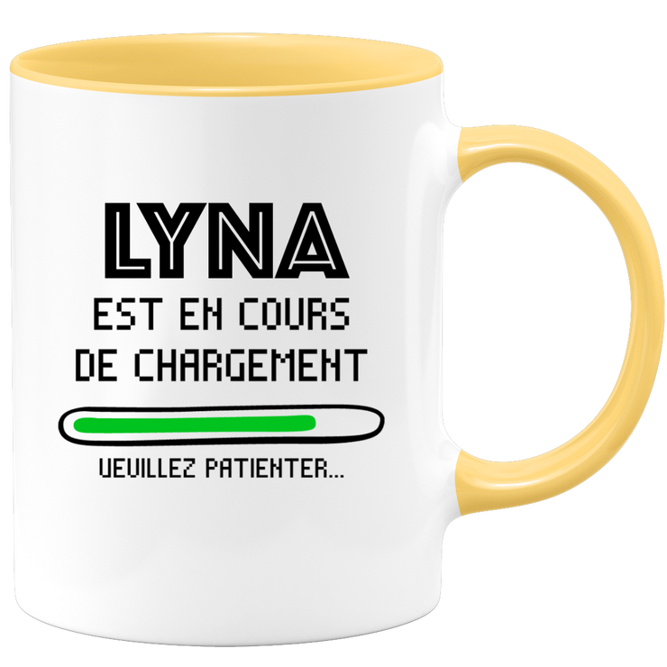 quotedazur - Mug Lyna Est En Cours De Chargement Veuillez Patienter - Cadeau Lyna Prénom Femme Personnalisé - Cadeau Annniversaire Noël Adolescent Collègue