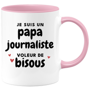 quotedazur - Mug Je Suis Un Papa Journaliste Voleur De Bisous - Cadeau Fête Des Pères Original - Idée Cadeau Pour Anniversaire Papa - Cadeau Pour Futur Papa Naissance