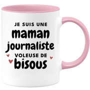 quotedazur - Mug Je Suis Une Maman Journaliste Voleuse De Bisous - Cadeau Fête Des Mères Original - Idée Cadeau Pour Anniversaire Maman - Cadeau Pour Future Maman Naissance