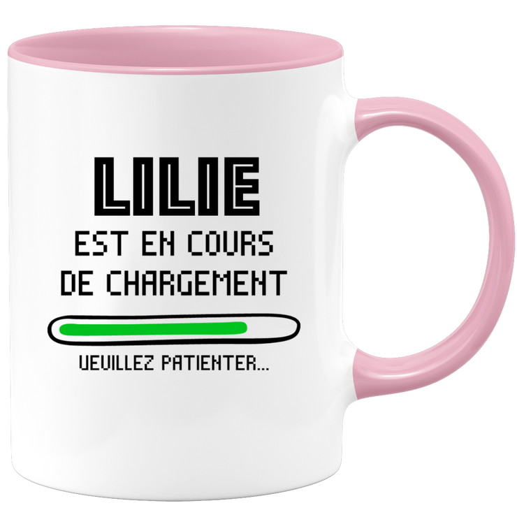 quotedazur - Mug Lilie Est En Cours De Chargement Veuillez Patienter - Cadeau Lilie Prénom Femme Personnalisé - Cadeau Annniversaire Noël Adolescent Collègue