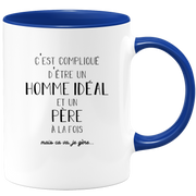 Quotedazur - Mug C'est Compliqué D'être Un Homme Idéal Et Un Père Mais Ça Va Je Gère - Cadeau Humoristique pour Pères, Anniversaire, Fête des Pères