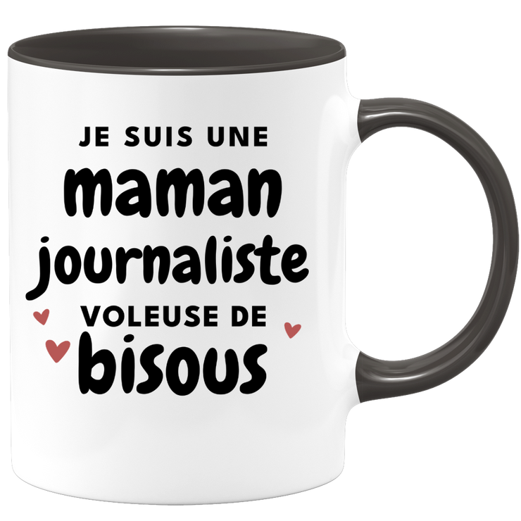 quotedazur - Mug Je Suis Une Maman Journaliste Voleuse De Bisous - Cadeau Fête Des Mères Original - Idée Cadeau Pour Anniversaire Maman - Cadeau Pour Future Maman Naissance