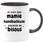 quotedazur - Mug Je Suis Une Mamie Handballeuse Voleuse De Bisous - Cadeau Fête Des Grand Mères Original - Idée Cadeau Pour Anniversaire Mémé Handball - Cadeau Future Mamy Naissance