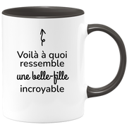 quotedazur - Mug Voilà À Quoi Ressemble Une Belle-fille Incroyable - Cadeau Pour Belle-fille - Cadeau Personnalisé Pour Femme - Cadeau Original Anniversaire Ou Noël