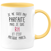 quotedazur - Mug Je Ne Suis Pas Parfaite Mais Je Suis Rh Et C'est Presque Pareil - Cadeau Humour Métier Travail  - Idée Cadeau Rh Pot De Départ Cheffe Mutation - Tasse Cadeau Noël Bureau