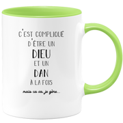 quotedazur - Mug Compliqué D'Être Un Dieu Et Un Dan Mais Ça Va Je Gère - Cadeau Humour Prénom - Idée Cadeau Famille Saint Valentin - Tasse Prénom Dan