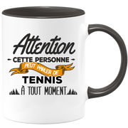 quotedazur - Mug Cette Personne Peut Parler De Tennis À Tout Moment - Cadeau Humour Sport - Idée Cadeau Original Tennisman Tenniswoman - Tasse Tennis - Anniversaire Ou Noël