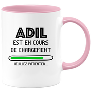 quotedazur - Mug Adil Est En Cours De Chargement Veuillez Patienter - Cadeau Adil Prénom Homme Personnalisé - Cadeau Annniversaire Noël Adolescent Collègue