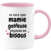 quotedazur - Mug Je Suis Une Mamie Golfeuse Voleuse De Bisous - Cadeau Fête Des Grand Mères Original - Idée Cadeau Pour Anniversaire Mémé Golf - Cadeau Future Mamy Naissance