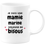 quotedazur - Mug Je Suis Une Mamie Marine Voleuse De Bisous - Cadeau Fête Des Grand Mères Original - Idée Cadeau Pour Anniversaire Mémé Bateau - Cadeau Future Mamy Naissance