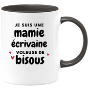 quotedazur - Mug Je Suis Une Mamie écrivaine Voleuse De Bisous - Cadeau Fête Des Grand Mères Original - Idée Cadeau Pour Anniversaire Mémé écriture - Cadeau Future Mamy Naissance