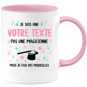 Mug personnalisable Je suis une femme pas une magicienne