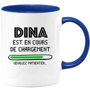 quotedazur - Mug Dina Est En Cours De Chargement Veuillez Patienter - Cadeau Dina Prénom Femme Personnalisé - Cadeau Annniversaire Noël Adolescent Collègue