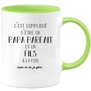 quotedazur - Mug C'est Compliqué d'Être Un Papa Parfait et Un Fils Mais Ça Va Je Gère - Idée Cadeau Familiale, Fête des Pères, Anniversaire