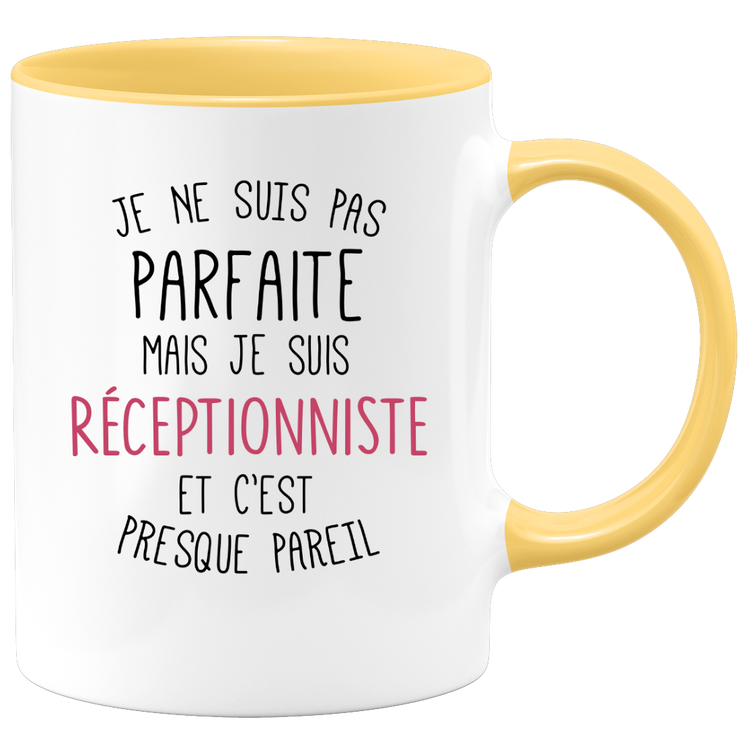 quotedazur - Mug Je Ne Suis Pas Parfaite Mais Je Suis Receptionniste Et C'Est Presque Pareil - Cadeau Humour Métier Travail  - Idée Cadeau Receptionniste Pot De Départ Cheffe  - Tasse Cadeau Noël