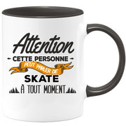 quotedazur - Mug Cette Personne Peut Parler De Skate À Tout Moment - Cadeau Humour Sport - Idée Cadeau Original Skater Skateuse - Tasse Skate - Anniversaire Ou Noël