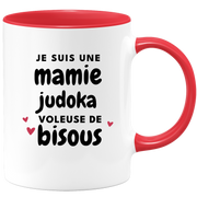 quotedazur - Mug Je Suis Une Mamie Judoka Voleuse De Bisous - Cadeau Fête Des Grand Mères Original - Idée Cadeau Pour Anniversaire Mémé Judo - Cadeau Future Mamy Naissance