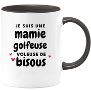 quotedazur - Mug Je Suis Une Mamie Golfeuse Voleuse De Bisous - Cadeau Fête Des Grand Mères Original - Idée Cadeau Pour Anniversaire Mémé Golf - Cadeau Future Mamy Naissance