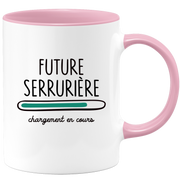 quotedazur - Mug Future Serruriere Chargement En Cours - Cadeau Humour Promotion Travail - Idée Cadeau Départ Collègue - Tasse Chef Serruriere - Idéal Pour Noël Au Bureau
