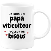 quotedazur - Mug Je Suis Un Papa Viticulteur Voleur De Bisous - Cadeau Fête Des Pères Original - Idée Cadeau Pour Anniversaire Papa - Cadeau Pour Futur Papa Naissance