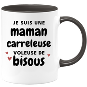quotedazur - Mug Je Suis Une Maman Carreleuse Voleuse De Bisous - Cadeau Fête Des Mères Original - Idée Cadeau Pour Anniversaire Maman - Cadeau Pour Future Maman Naissance