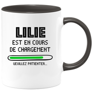 quotedazur - Mug Lilie Est En Cours De Chargement Veuillez Patienter - Cadeau Lilie Prénom Femme Personnalisé - Cadeau Annniversaire Noël Adolescent Collègue