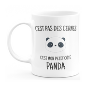 Mug c'est pas des cernes c'est mon côté panda-cadeau_anniversaire_humour_homme_femme_noel-Ceramike
